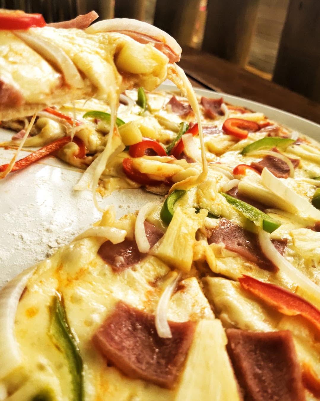 Hawaiian Pizza