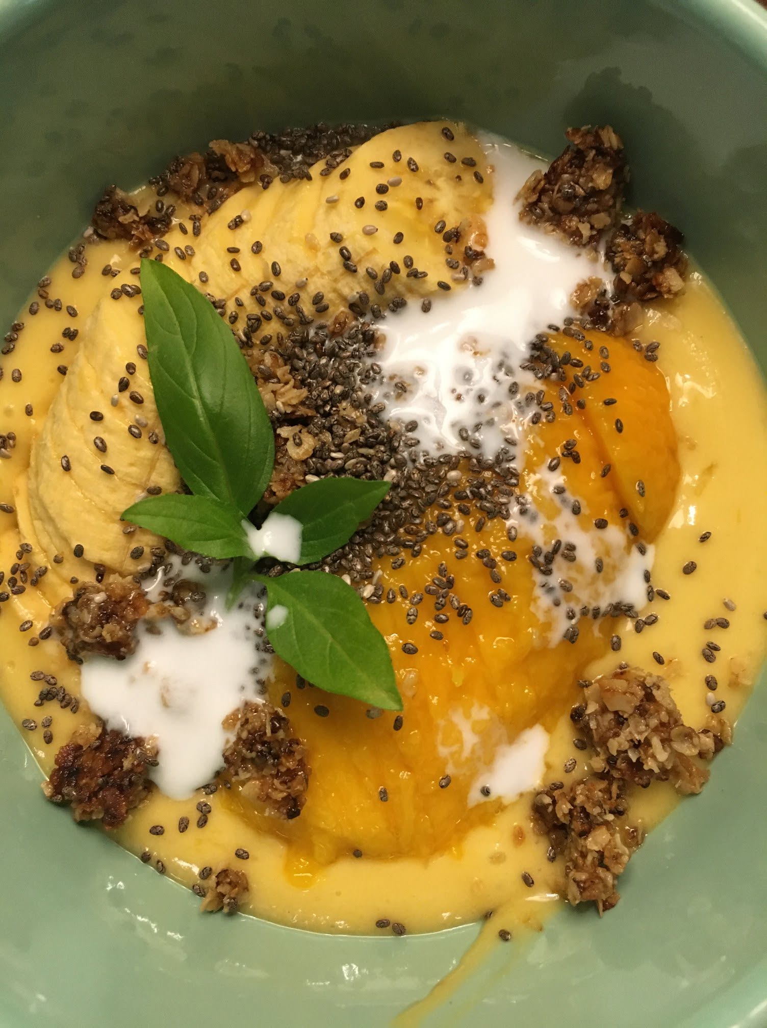 Tropical Smoothie Bowl