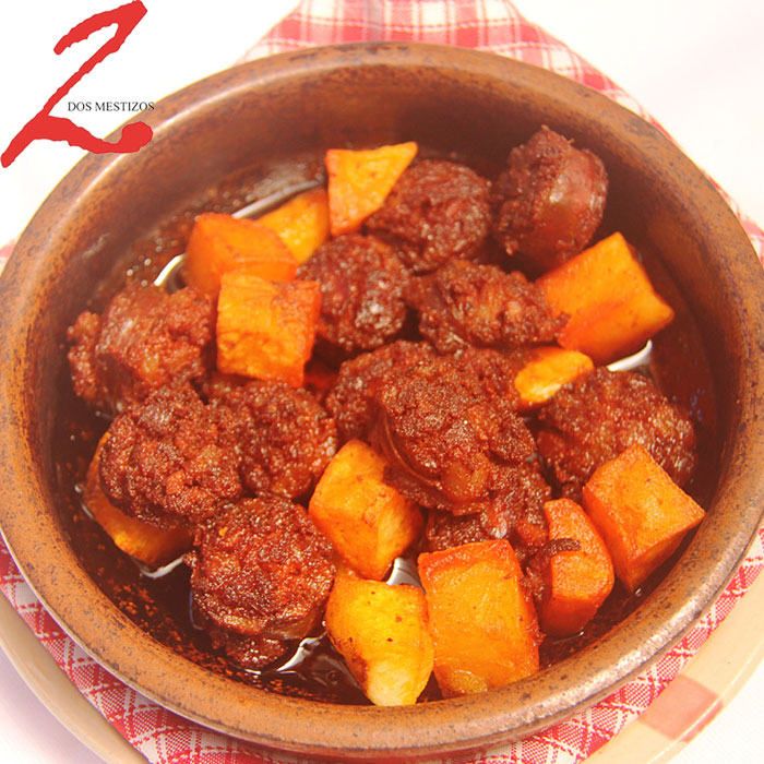 Chorizo Hecho por Dos Mestizos